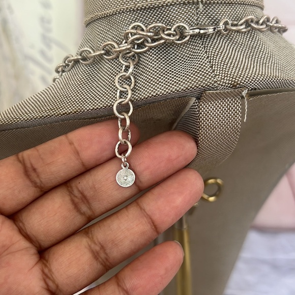 Stella & Dot  radium cluster multi color crystals necklace 18” glows w/UV light - Picture 5 of 10